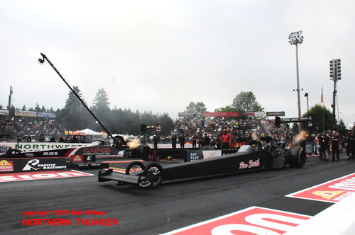 Ron Smith (near lane) vs Steve Torrence (far lane)